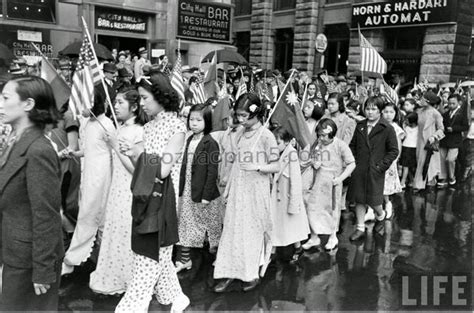 1938年5月海外华人在纽约举行的抗日示威活动现场照 天下老照片网