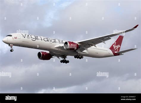 Virgin Atlantic Airbus A Landet Fotos Und Bildmaterial In Hoher