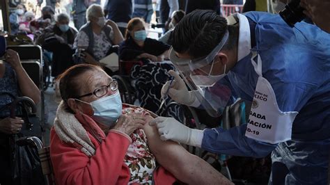 Acelera Jalisco aplicación de vacunas contra COVID 19 en Guadalajara