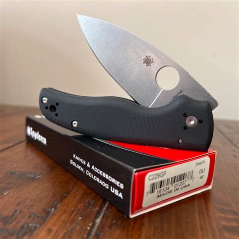 Bladebinge Spyderco Shaman