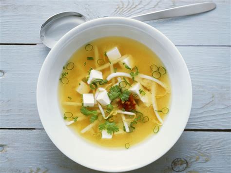 Miso Suppe Mit Tofu Und Sprossen Rezept EAT SMARTER