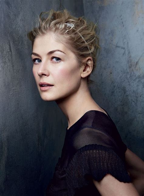 Rosamund Pike On Filming Jack Reacher With Tom Cruise The Chemistry