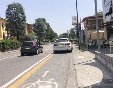 Pista Ciclabile O Parcheggio