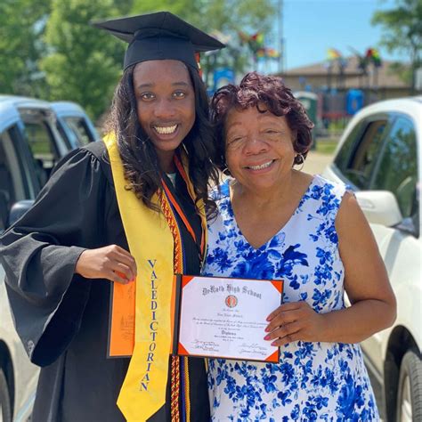 1st Black Female Valedictorian In Schools 159 Year History Follows In