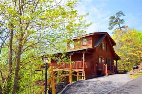 Top 4 Benefits of Staying in our Pigeon Forge Cabins Near Dollywood ...