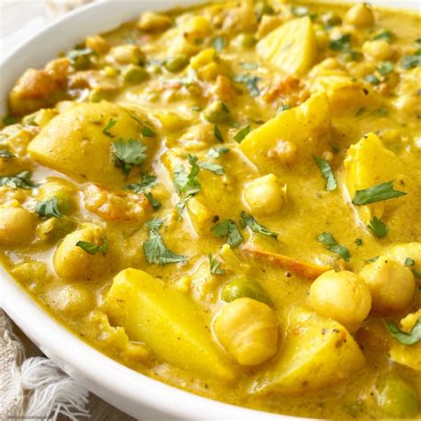 Slow Cooker Instant Pot Chickpea & Potato Curry - Fit Slow Cooker Queen