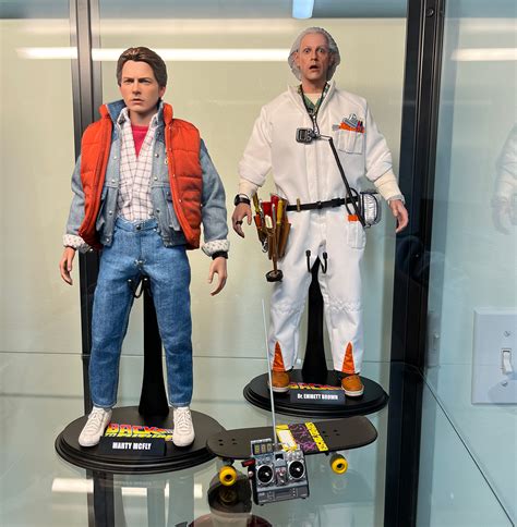 Hot Toys MMS Back To The Future Doc Brown
