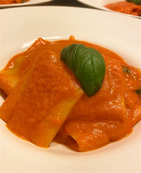 I Paccheri Al Pomodoro Alla Vittorio