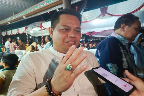 agustan saining menghadiri perayaan ibadah natal keluarga besar dlh