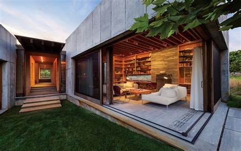 House Of Stone Modern Martha S Vineyard Home Gets Set In Concrete