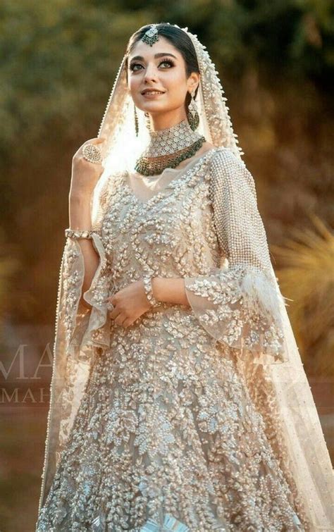 Pin By Bushra On Pakistani Actress Pakistani Bridal Pakistani Dress