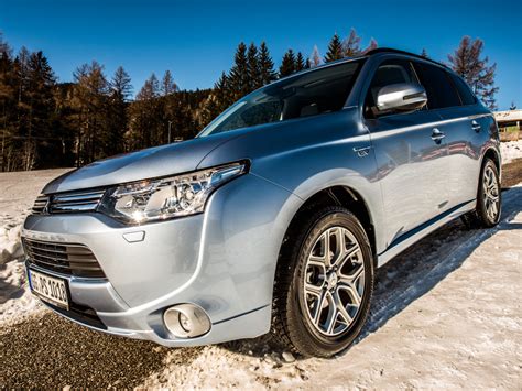 Mitsubishi Outlander PHEV precios y equipamientos para España