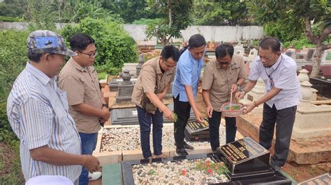 Pwi Sumenep Ziarah Makan Dalam Peringatan Hari Pers Nasional