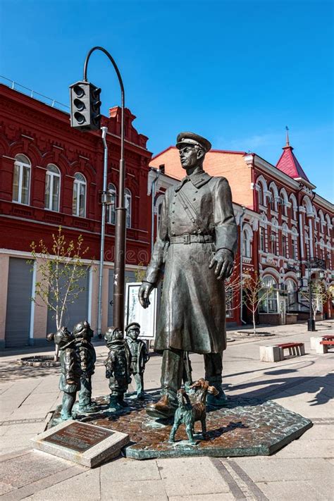 Zio Stepa Poliziotto Monumento Al Personaggio Eroe Letterario