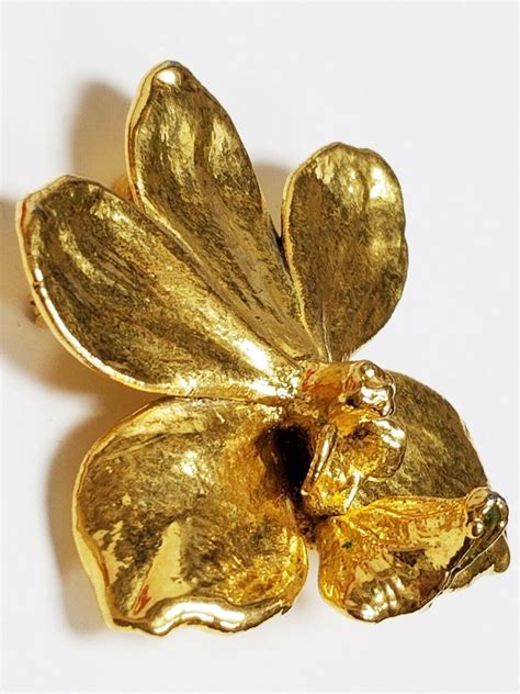 Vintage Signed Shiny Gold Tone Peacock Fairy Brooch Gem