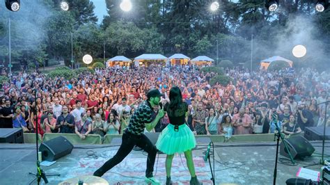 Delaf Y Las Flores Azules Obren Les Nits De Barcelona A Pedralbes