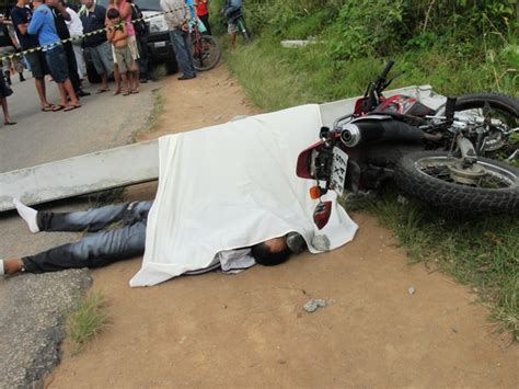 Acidente De Moto Mata Dois Jovens Na Regi