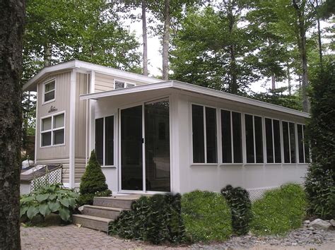 More Sunrooms & Screen Rooms | DuraBilt