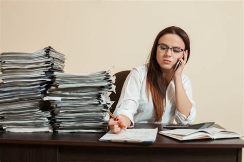 Premium Photo Female Accountant Manager Talking By Phone