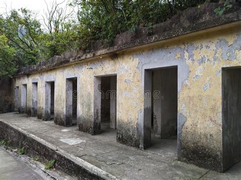 Historic Site Pinewood Battery Hike In Lung Fu Shan County Park