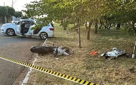 Grave Motociclista Morre Ap S Colidir Motocicleta Contra Rvore Em