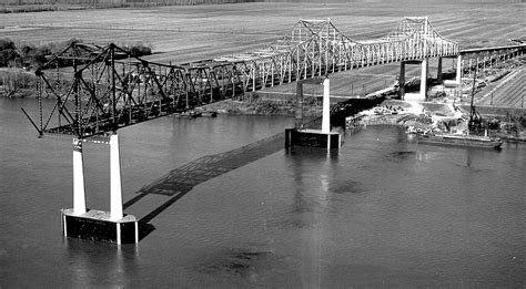 Sunshine Bridge (Donaldsonville Bridge) - HistoricBridges.org