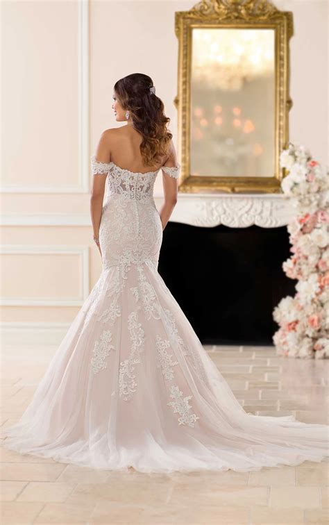 Lavish Fit And Flare Mermaid Wedding Dress Stella York Wedding Dresses