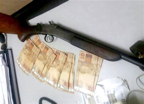 G1 Homem é preso por porte ilegal de arma em São Bento do Sapucaí SP