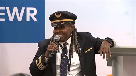 Pioneering Black Female Pilot For Air Force United Airlines Lands Final Flight Abc News