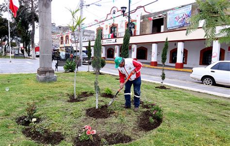 Rehabilita Toluca Explanadas Delegacionales