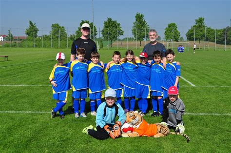 Tsv K Nigsbrunn Freut Sich Ber Neue Trikots K Nigsbrunn