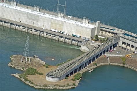 The Dalles Dam A Fish Ladder Salmonrecovery Flickr