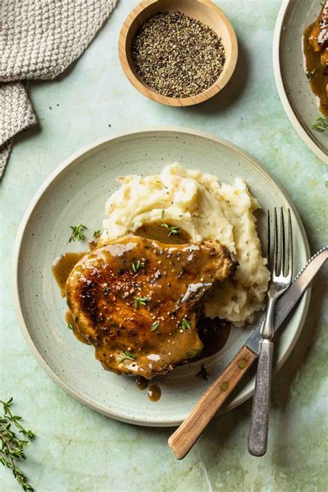 Easy Smothered Pork Chops With Gravy Simply Whisked