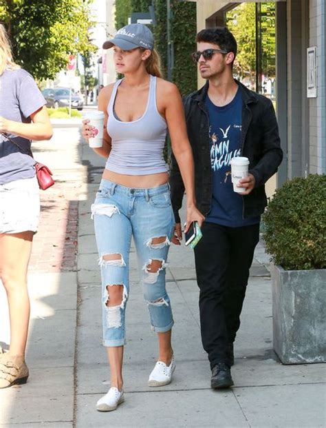 Celebrities in Ripped Denim - Celebrities Wearing Destroyed Jeans