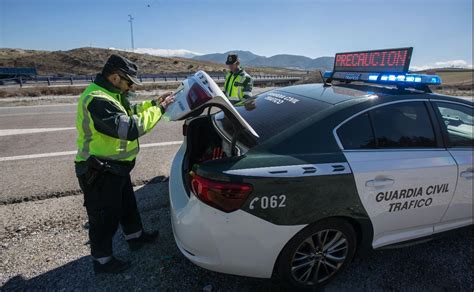 Los Coches De Cart N De La Guardia Civil Para Evitar Infracciones En