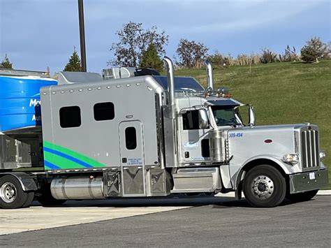 2024 Peterbilt 389 Sleeper Van Ericha Querida