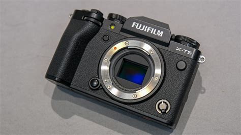 ブラック 富士フイルム FUJIFILM X T5 ブラック ボディのみ マウント