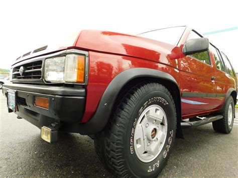 1990 Nissan Pathfinder SE 4dr Sport Utility 4X4 5 SPEED MANUAL CLEAN