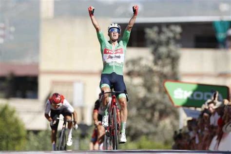 El Dan S Mads Pedersen Se Impone En Montilla Evenepoel Sigue L Der En