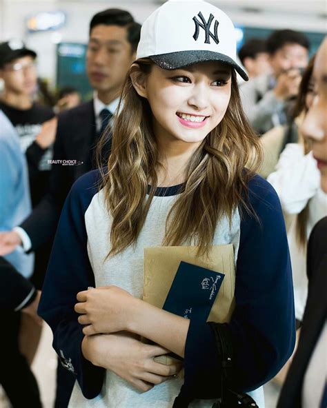 Pin By Twice On Twice Tzuyu Baseball Hats Captain Hat Celebs