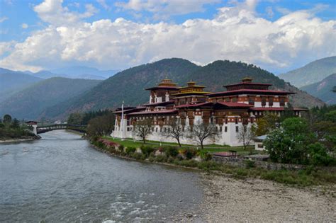 "Punakha Dzong" Images – Browse 364 Stock Photos, Vectors, and Video ...