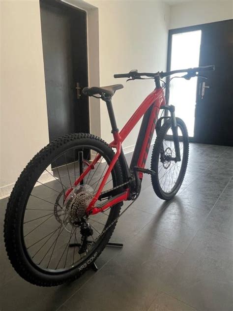 TREK Powerfly 4 2023 Radioactive RedBlack M size Električni Bicikl