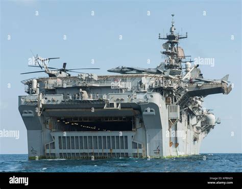 The Us Navy Wasp Class Amphibious Assault Ship Uss Makin Island