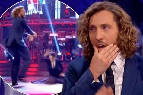 Strictly Come Dancing's Seann Walsh told off for 'ILLEGAL chuck' in ...