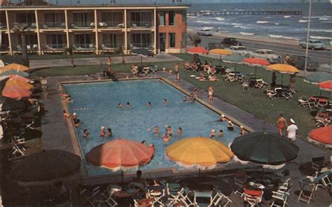 Hotel Galvez Poll and Villa Galveston, TX Postcard