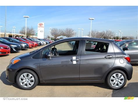 2012 Magnetic Gray Metallic Toyota Yaris LE 5 Door 60696647 Photo 3