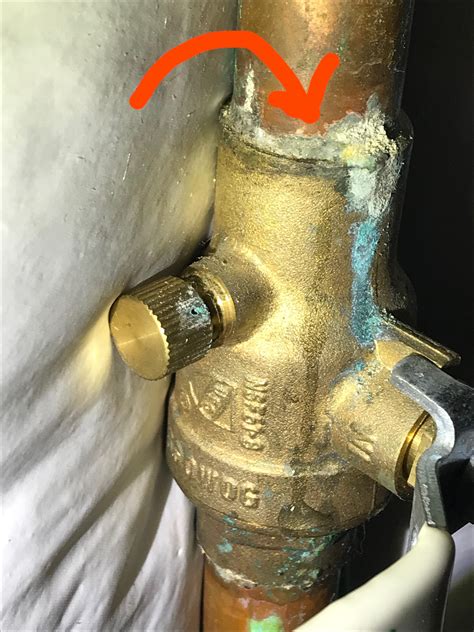 What is the easiest fix for a small leak on copper pipe joint