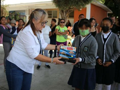 Paola Angón ha entregado más de 10 mil guías educativas en San Pedro