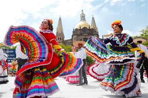 Another Guinness Guadalajara Wins For World S Largest Folkloric Dance