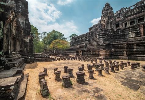 Ruins of old temple in summer · Free Stock Photo